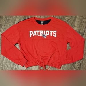 PATRIOTS NFL CROPPED CREWNECK SWEATSHIRT W/ DRAWSTRING WAISTBAND | Size Medium